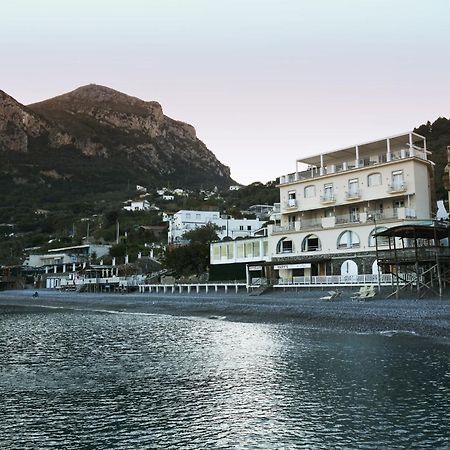 Taverna Del Capitano Marina del Cantone Exterior photo