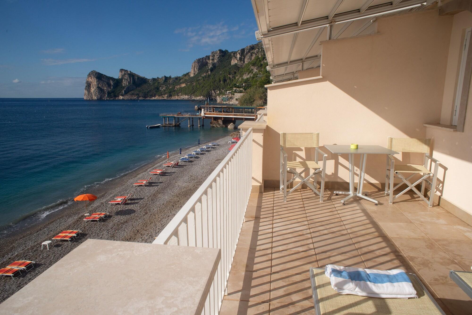 Taverna Del Capitano Marina del Cantone Exterior photo