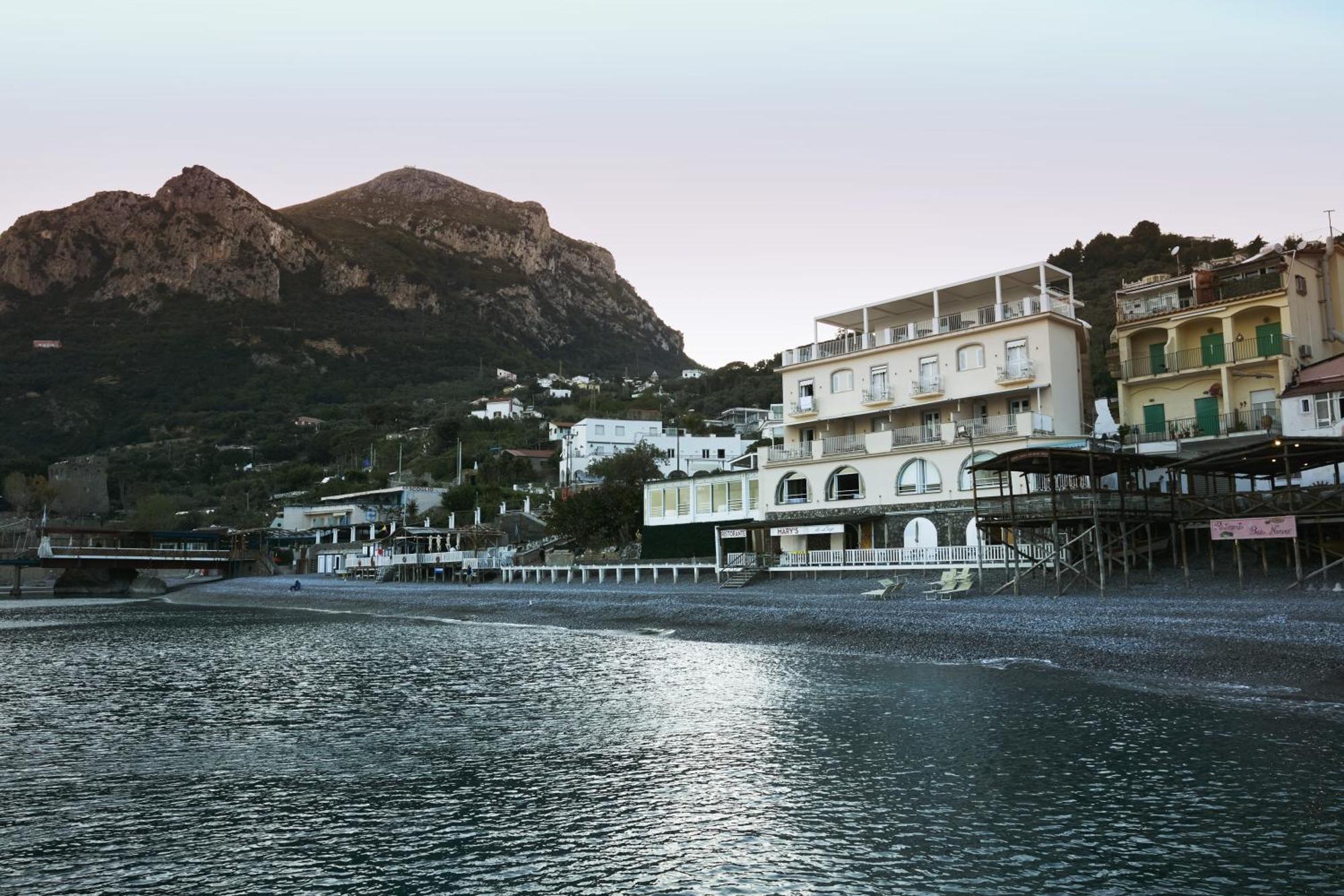 Taverna Del Capitano Marina del Cantone Exterior photo